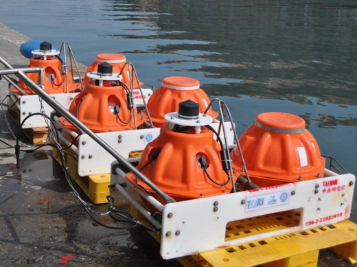 海底地震儀(Ocean Bottom Seismometer, OBS)