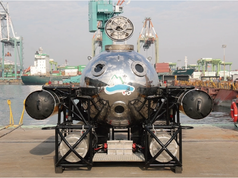 第一代雙載水下載具(Two-person manned underwater vehicle, MUV)